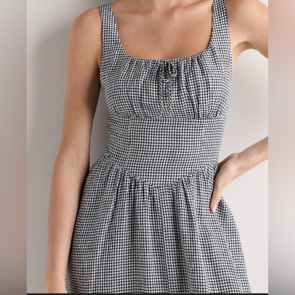 Quince 100% European Linen Corset Midi
Dress - Picture 2 of 8